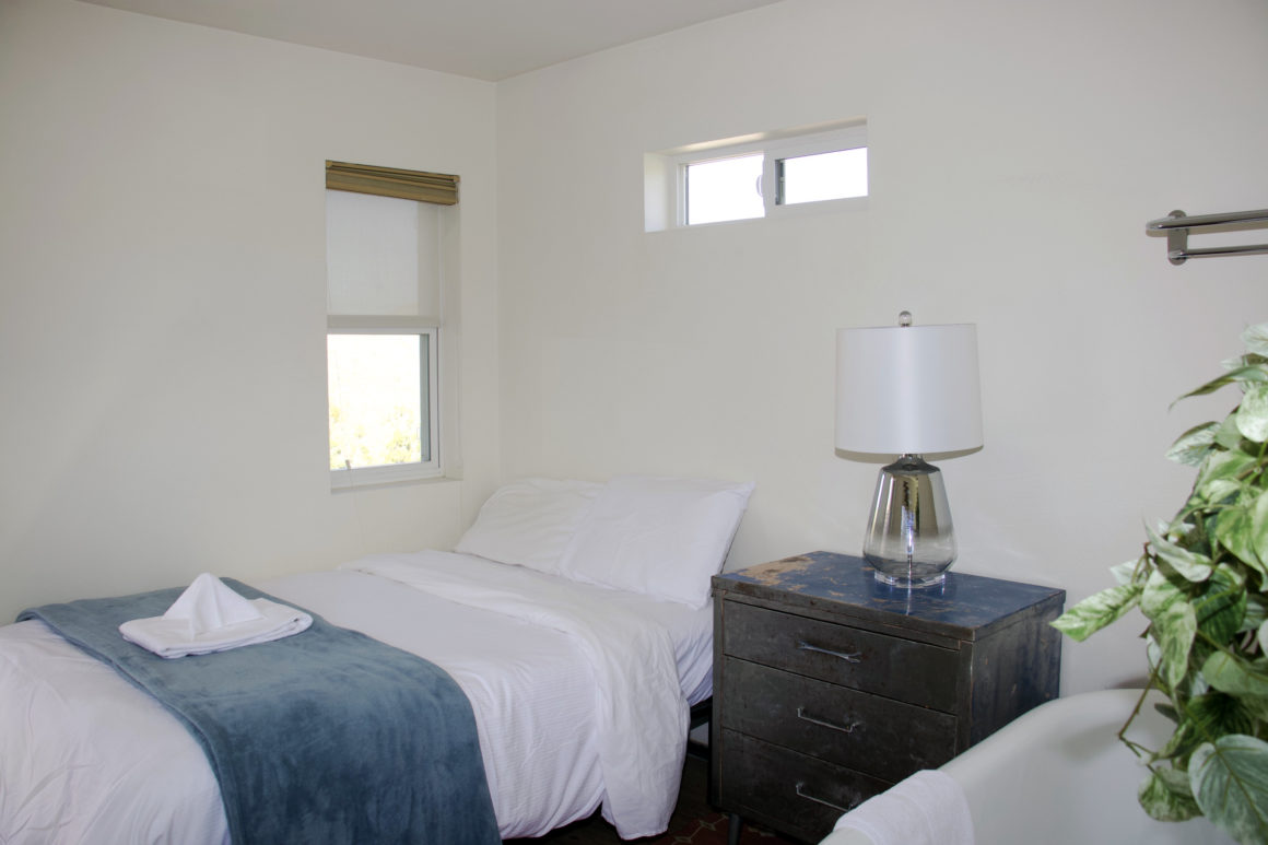 10_IMG_9470 House 10: Karuna