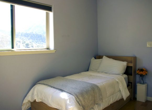 House 25: Divina House 25: Divina